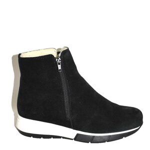 New! La Canadienne Nikola Suede Shearling Sneaker Booties Black Size 9 DD509